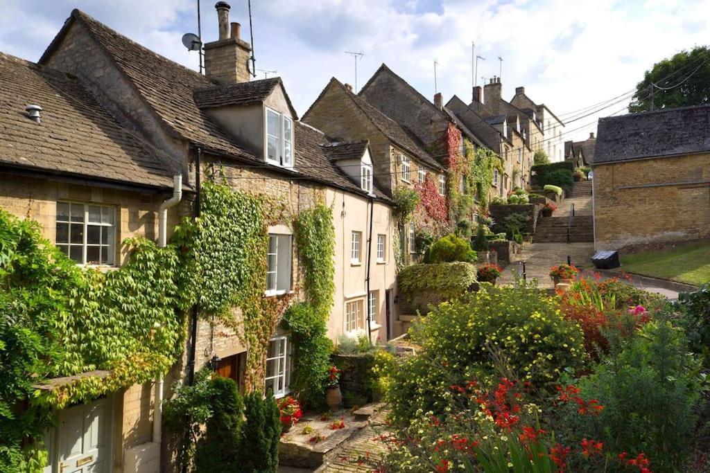 Cotswold Manor House - Country House Retreat With Hot Tub, Ideal For Large Groups Petty France Esterno foto