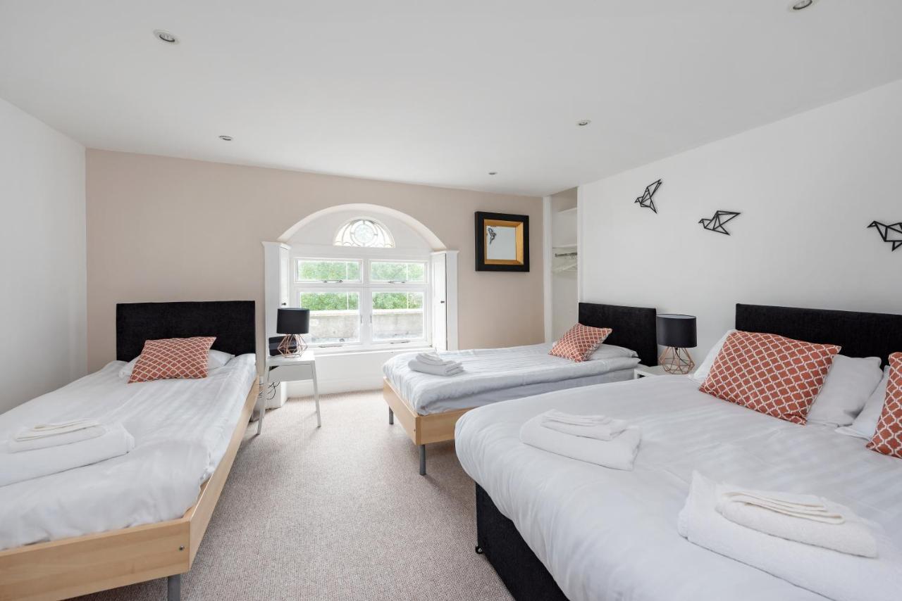 Cotswold Manor House - Country House Retreat With Hot Tub, Ideal For Large Groups Petty France Esterno foto