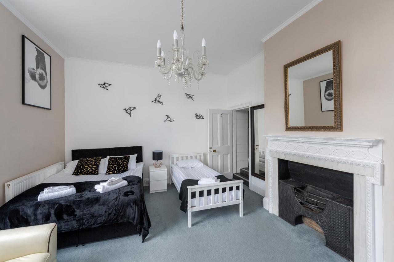 Cotswold Manor House - Country House Retreat With Hot Tub, Ideal For Large Groups Petty France Esterno foto