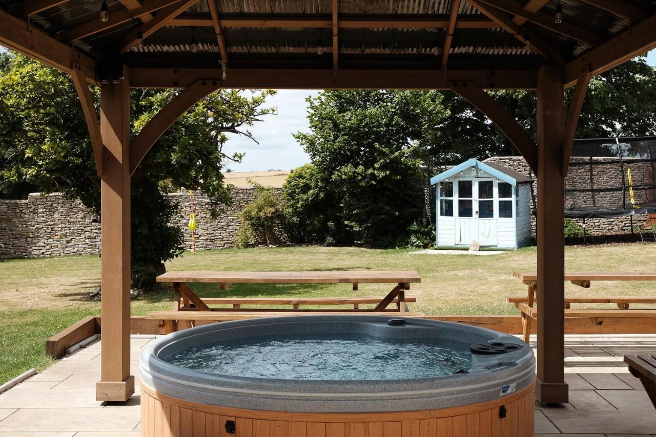 Cotswold Manor House - Country House Retreat With Hot Tub, Ideal For Large Groups Petty France Esterno foto